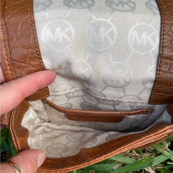 Micahel Kors Camel Brown Snake skin embossed pattern leather crossbody - Picture 4 of 8